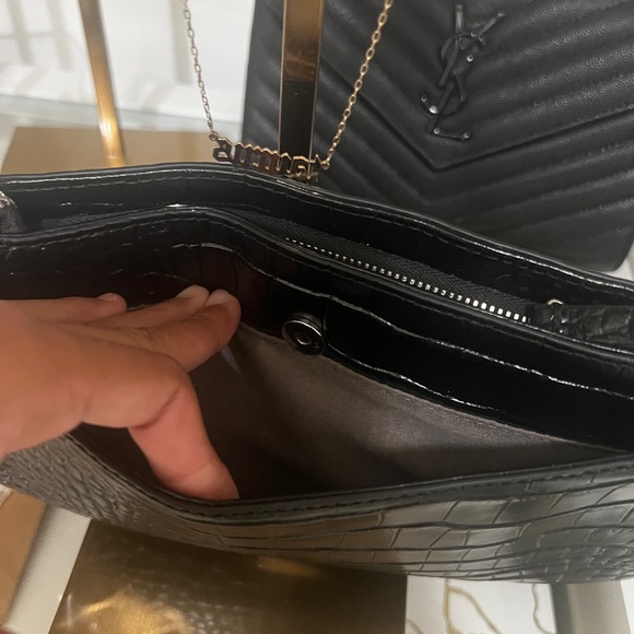 Vince Camuto Black Leather Purse Crossbody - Picture 6 of 7